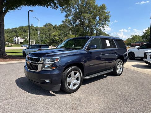Used 2020 Chevrolet Tahoe LT w/ Luxury Package RWD image 5