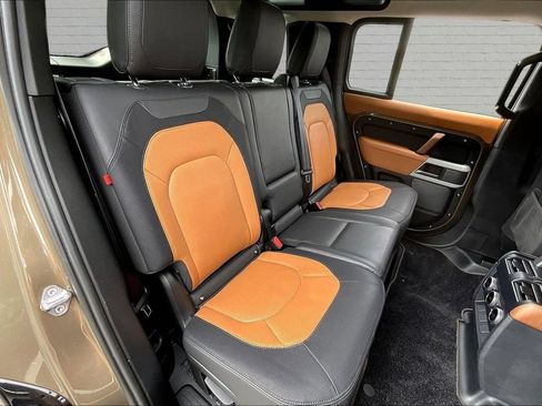 Used 2023 Land Rover Defender 110 X-Dynamic SE AWD/4WD image 24