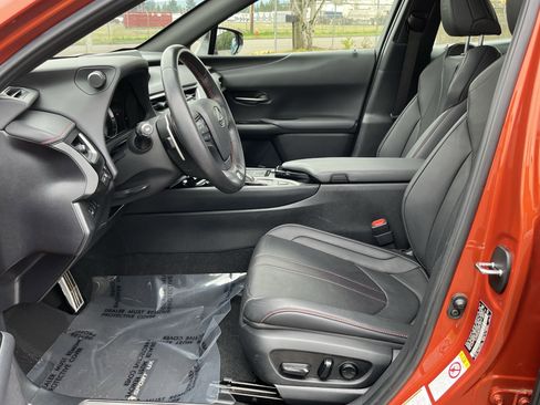 Used 2019 Lexus UX 200 F Sport w/ F Sport Premium Package image 10