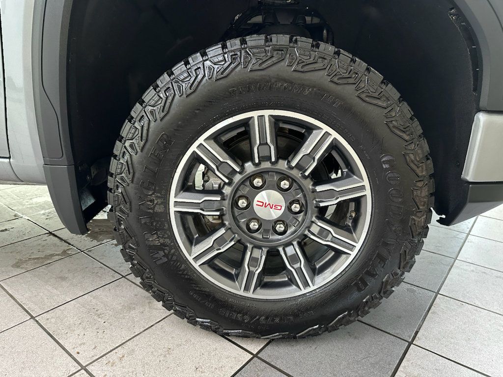Used 2025 GMC Sierra 1500 AT4 AWD/4WD image 15