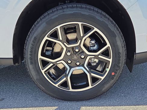 New 2026 Ford Maverick Lariat AWD/4WD image 7