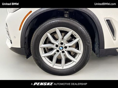 Used 2023 BMW X5 xDrive40i w/ Premium Package image 2