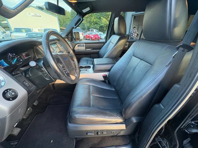Used 2017 Ford Expedition XLT w/ Equipment Group 202A RWD image 20