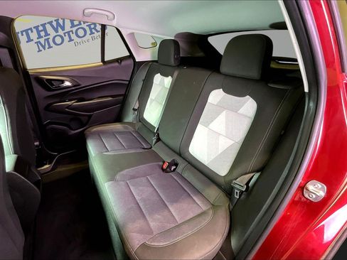 Used 2025 Chevrolet Trax LS w/ LS Convenience Package FWD image 22