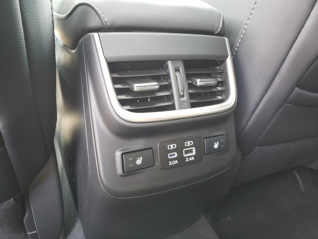 Used 2025 Subaru Outback Limited AWD/4WD image 13