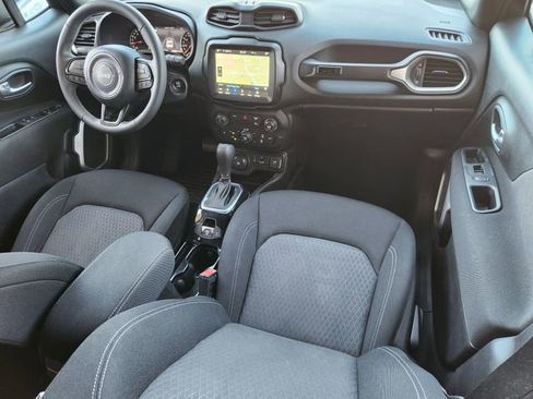 Certified 2021 Jeep Renegade Latitude AWD/4WD image 22