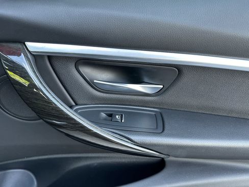 Used 2018 BMW 328d Sedan w/ Convenience Package RWD image 18