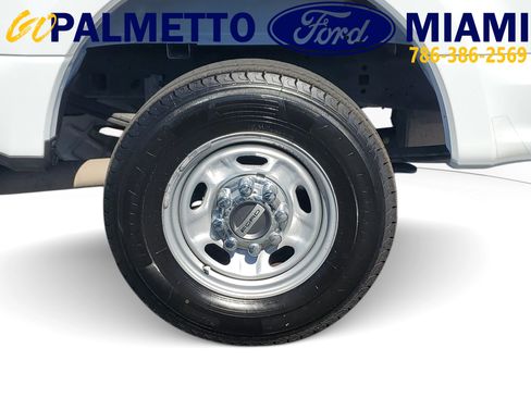 Used 2022 Ford F250 XL w/ Power Equipment Group image 7