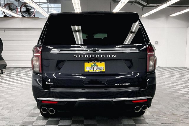 Used 2024 Chevrolet Suburban Premier AWD/4WD image 5