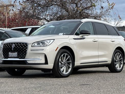 Used 2024 Lincoln Corsair Grand Touring w/ Equipment Group 301A image 8