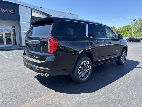 Used 2023 GMC Yukon Denali Ultimate AWD/4WD image 3