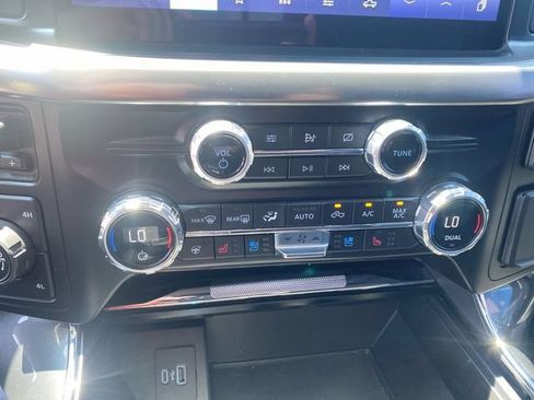Used 2021 Ford F150 Lariat w/ Equipment Group 502A High AWD/4WD image 19