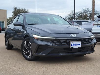 Used 2025 Hyundai Elantra Limited
