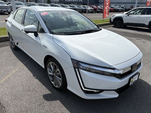 Used 2019 Honda Clarity Touring image 2