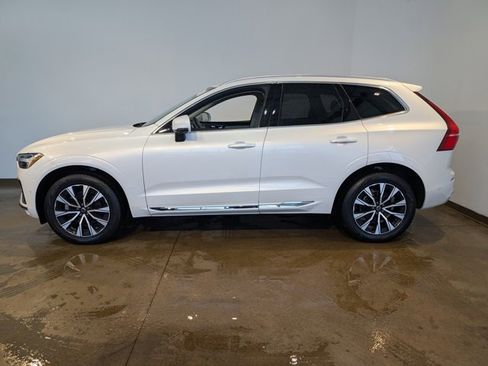 Used 2023 Volvo XC60 B5 Plus w/ Climate Package image 3
