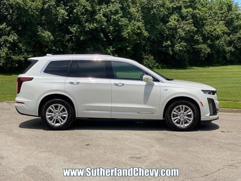 Used 2024 Cadillac XT6 Luxury w/ LPO, Floor Liner Package FWD image 8