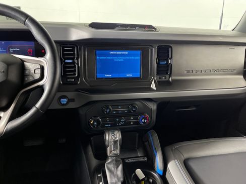 Used 2022 Ford Bronco Black Diamond AWD/4WD image 15