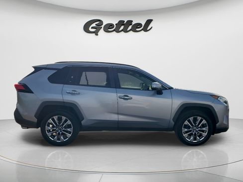 Used 2019 Toyota RAV4 Limited FWD image 4