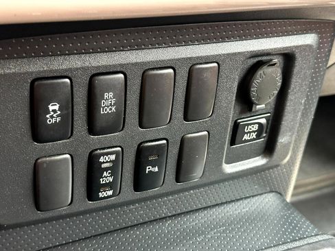 Used 2013 Toyota FJ Cruiser 2WD image 43