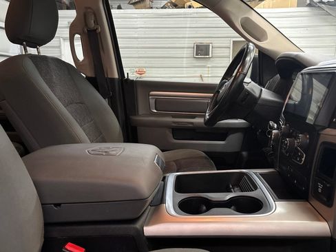 Used 2018 RAM 1500 SLT AWD/4WD image 27