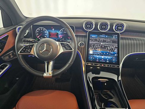 Used 2023 Mercedes-Benz GLC 300 4MATIC image 18