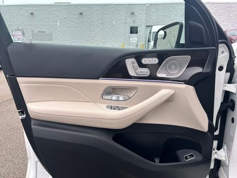 Used 2025 Mercedes-Benz GLE 450 4MATIC image 11