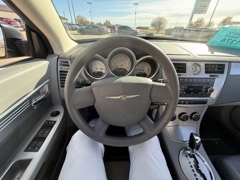 Used 2008 Chrysler Sebring Touring image 11