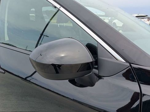 Used 2025 Nissan Rogue SV FWD image 11