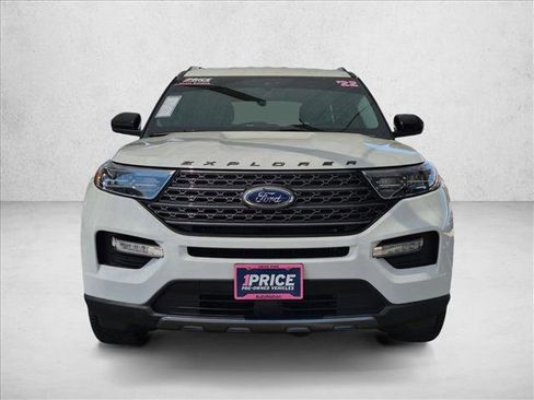 Used 2022 Ford Explorer XLT w/ Equipment Group 202A AWD/4WD image 2