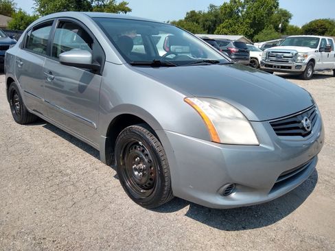 Used 2011 Nissan Sentra 2.0 S w/ Convenience Pkg image 2