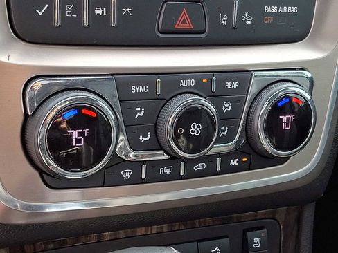 Used 2015 GMC Acadia Denali image 18