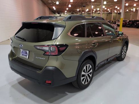 Certified 2024 Subaru Outback Premium w/ Popular Package #1A AWD/4WD image 3