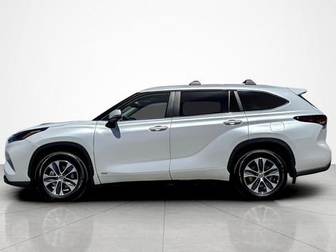 Used 2026 Toyota Highlander XLE AWD/4WD image 2