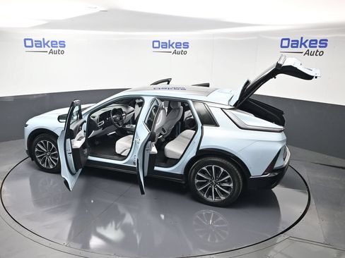 Used 2024 Cadillac Lyriq Sport RWD image 58