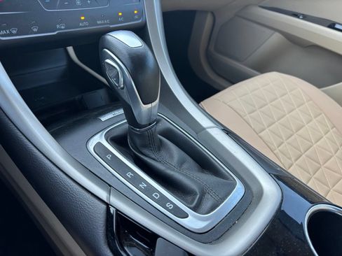 Used 2013 Ford Fusion SE FWD image 9
