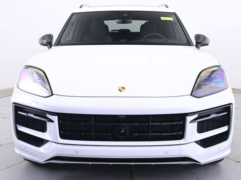 Used 2026 Porsche Cayenne GTS AWD/4WD image 10