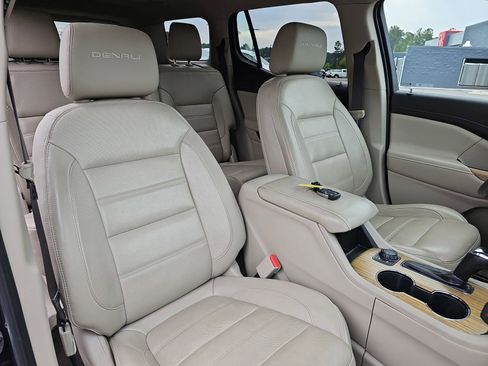 Used 2019 GMC Acadia Denali AWD/4WD image 11