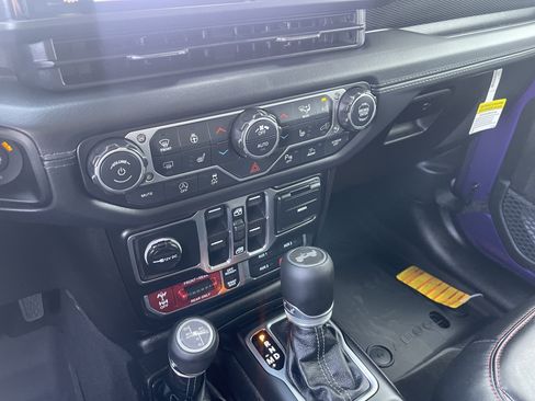 New 2026 Jeep Wrangler Unlimited Rubicon AWD/4WD image 39