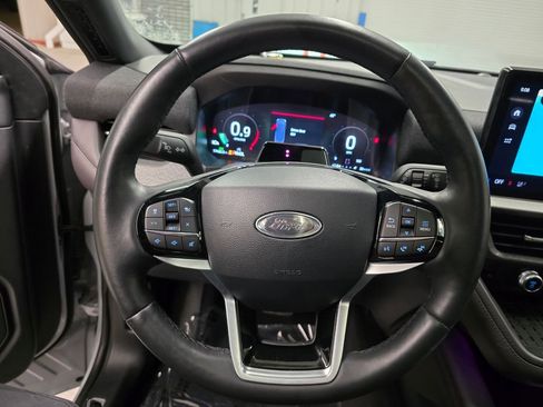 Used 2025 Ford Explorer Platinum w/ LUX Leather Package image 19