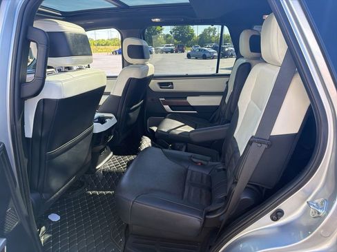 Used 2023 Toyota Sequoia Capstone AWD/4WD image 11