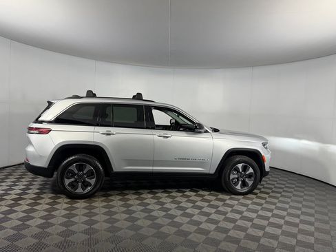 Used 2023 Jeep Grand Cherokee 4WD 4xe image 5