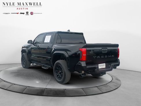 Used 2025 Toyota Tacoma SR5 AWD/4WD image 14