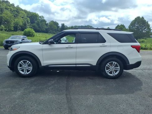 Used 2020 Ford Explorer XLT w/ Equipment Group 202A AWD/4WD image 7