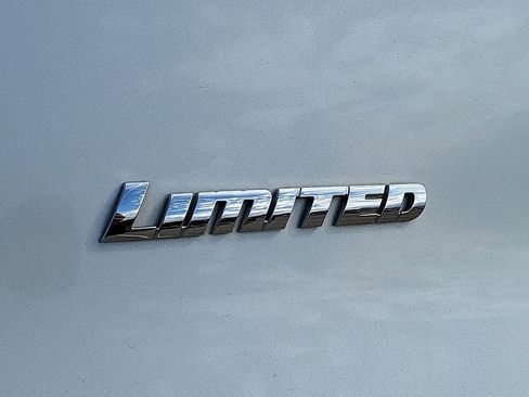 Used 2016 Toyota 4Runner Limited image 32