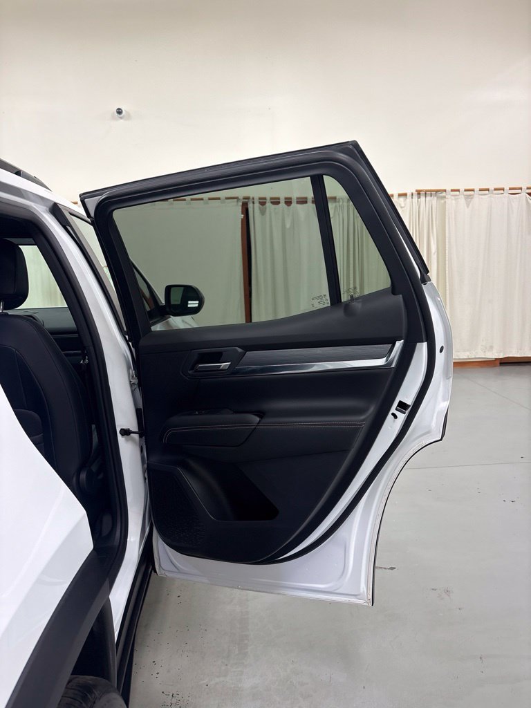 Used 2026 GMC Terrain Elevation w/ Elevation Premium Package FWD image 28