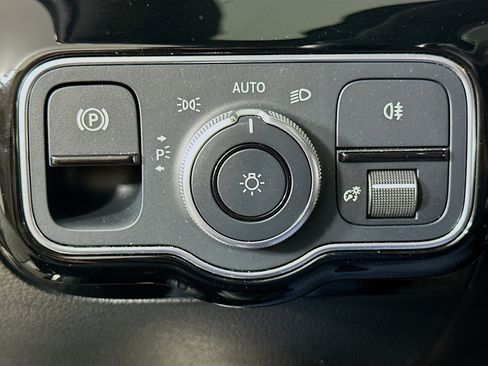 Used 2022 Mercedes-Benz A 220 4MATIC image 17