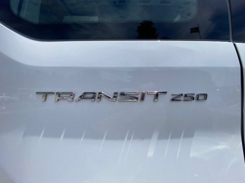 Used 2019 Ford Transit 250 130 Low Roof w/ Exterior Upgrade Package RWD image 19