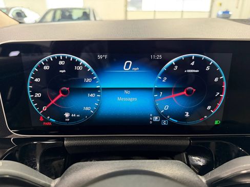 Used 2021 Mercedes-Benz GLA 250 4MATIC w/ Premium Package image 17