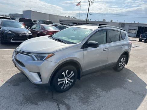 Used 2017 Toyota RAV4 LE w/ Carpet Mat Package image 10