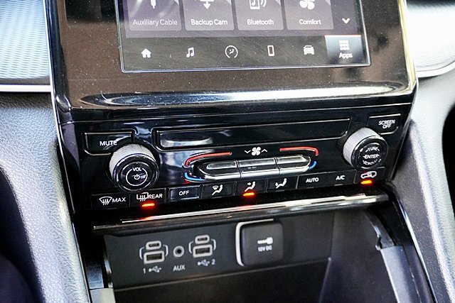 Used 2023 Jeep Grand Cherokee Laredo RWD image 28